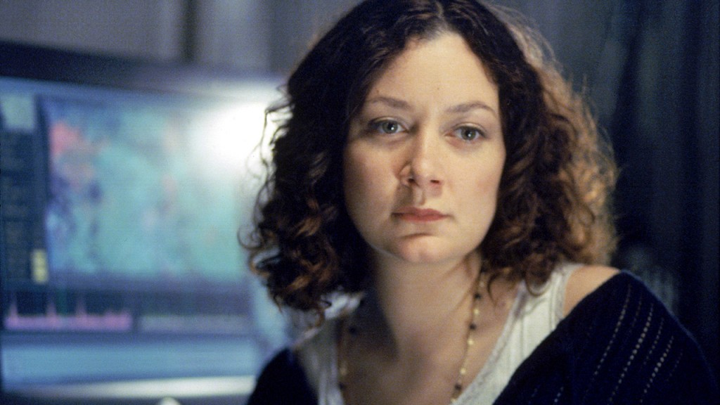 Sara Gilbert as Paula Schaeffer in 24 Season 2 Episode 3