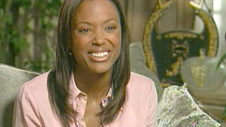 Aisha Tyler talks to Extra