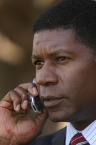 David Palmer on cell phone 24 Season 3