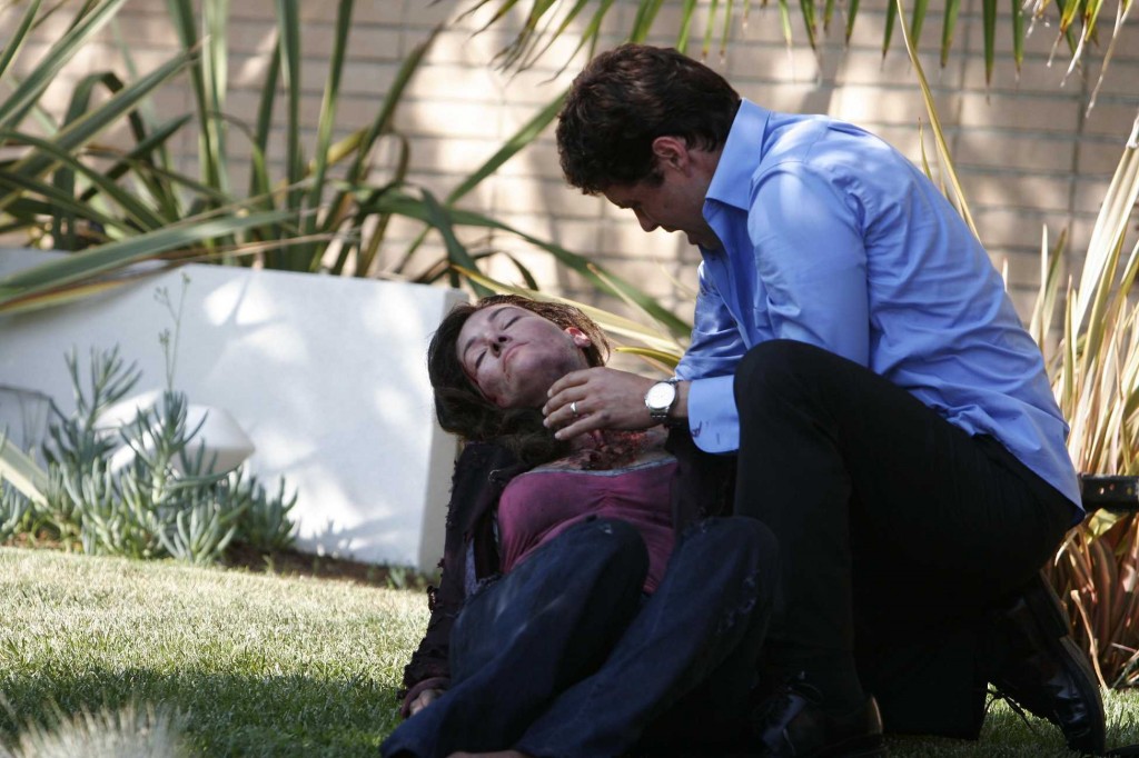 Tony Almeida cradles his wife Michelle Dessler in 24 Season 5 Premiere