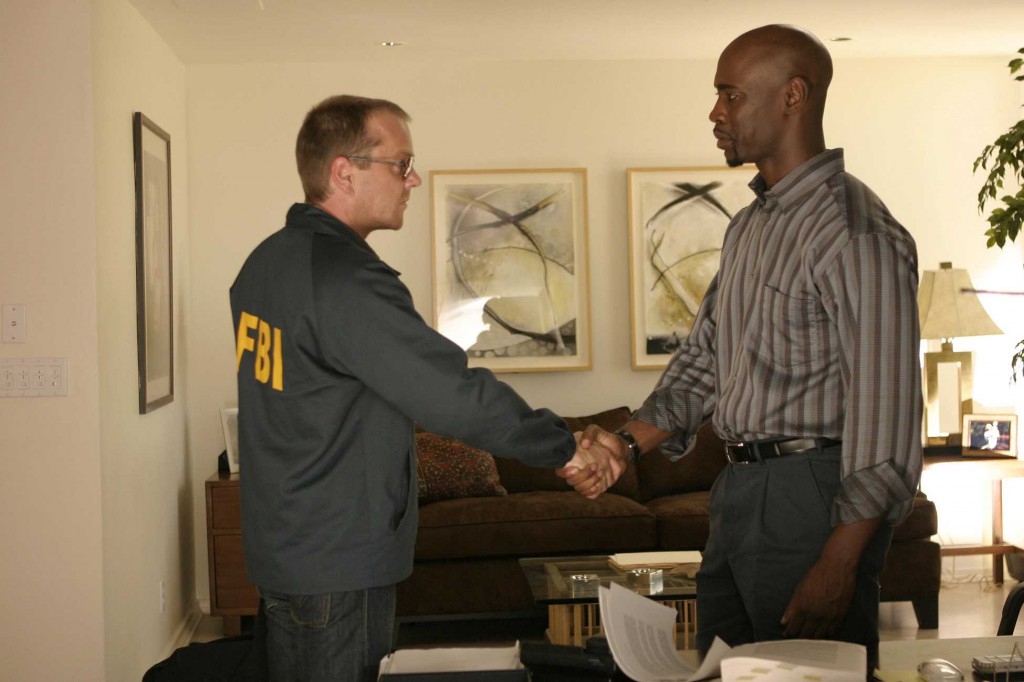 Jack Bauer and Wayne Palmer shake hands in 24 Season 5 Episode 2