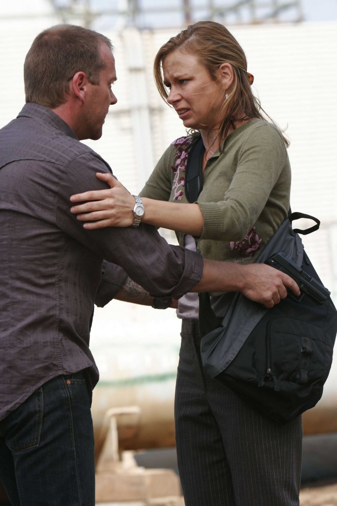 Jack Bauer and Chloe O'Brian meet at the abandoned oil refinery in LA