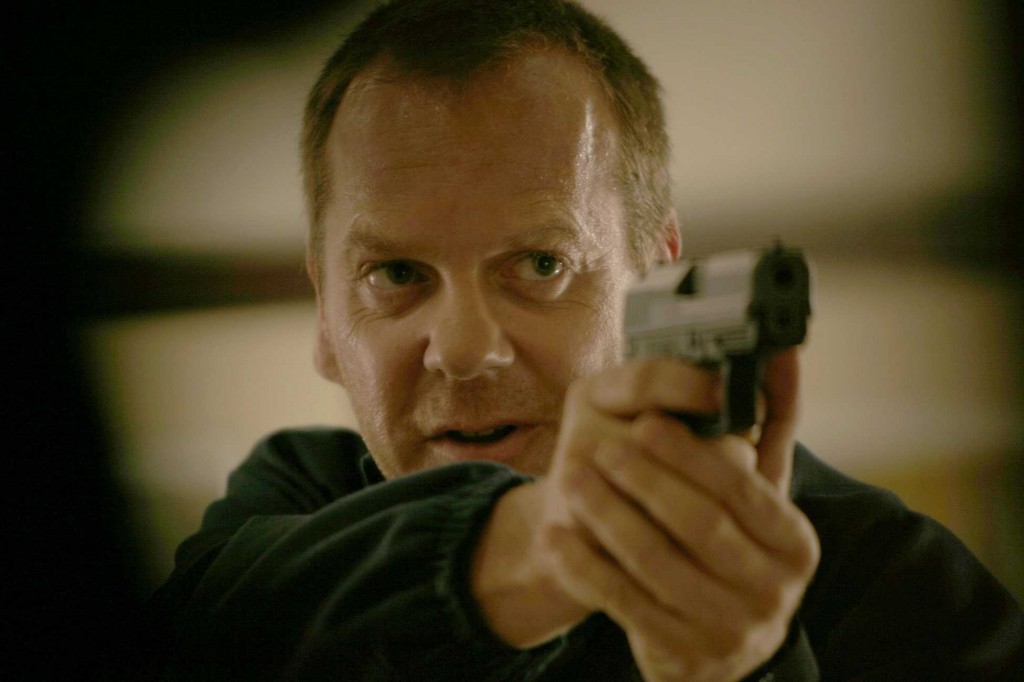 Jack Bauer points gun in 24 Season 5 Episode 2