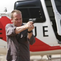 Jack Bauer with gun in 24 Season 5 Premiere