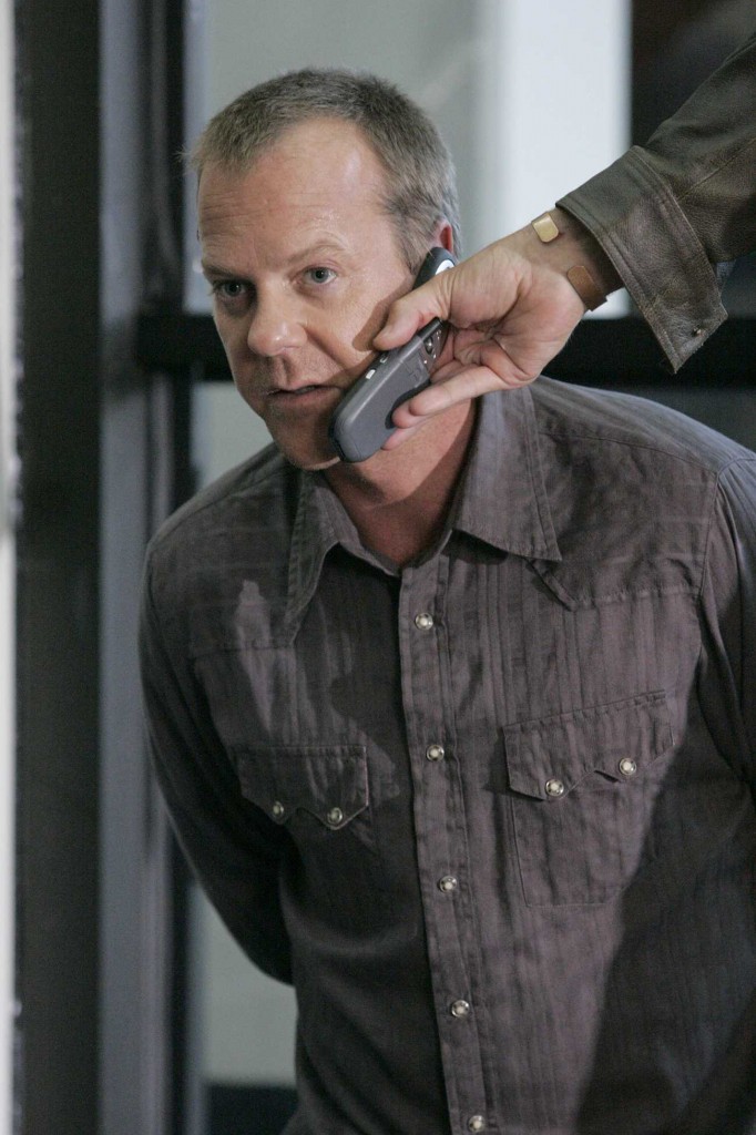 Jack Bauer on phone in 24 Season 5 Episode 4 - 24 Spoilers