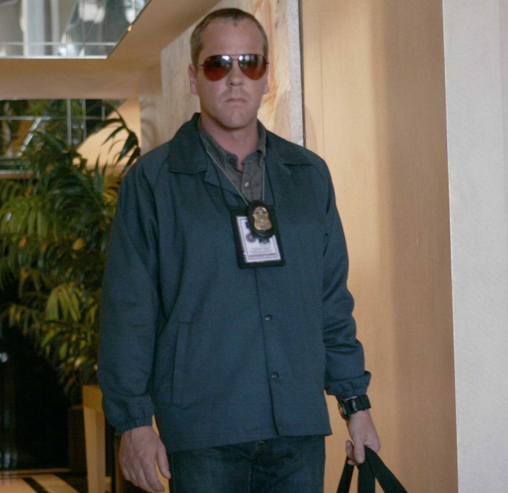 Jack Bauer searches the Palmer residence in 24 Season 5 Episode 2