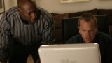 Jack Bauer and Wayne Palmer search computer in 24 Season 5 Episode 2