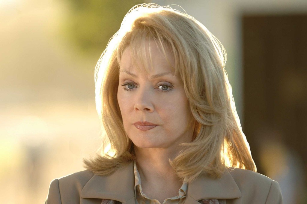 Jean Smart as Martha Logan in 24 Season 5 Episode 6