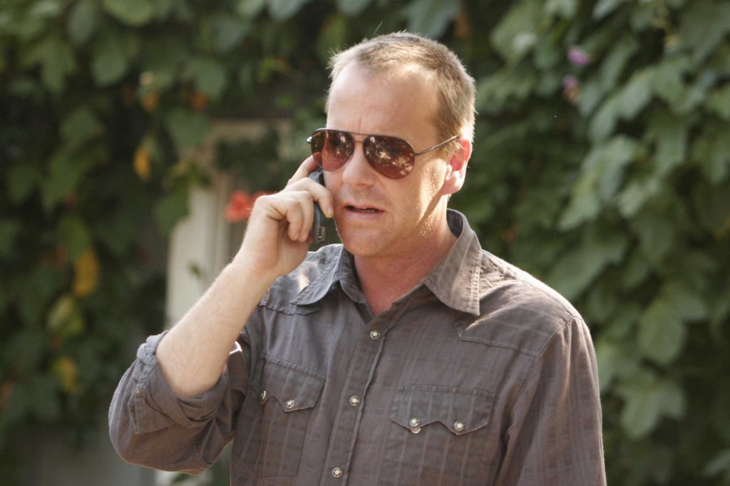 Kiefer Sutherland as Jack Bauer with sunglasses in 24 Season 5 premiere