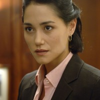 Sandrine Holt as Evelyn Martin in 24 Season 5 Episode 6