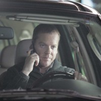 Jack Bauer gets lead on Christopher Henderson in 24 Season 5 Episode 10