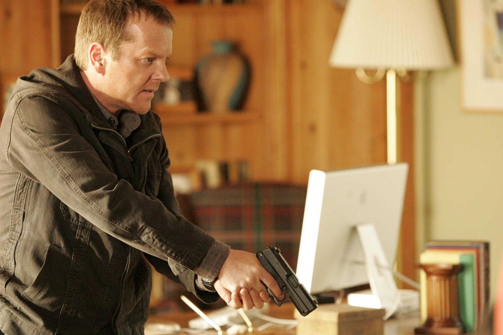 Jack Bauer interrogates Hendersons in 24 Season 5 Episode 11