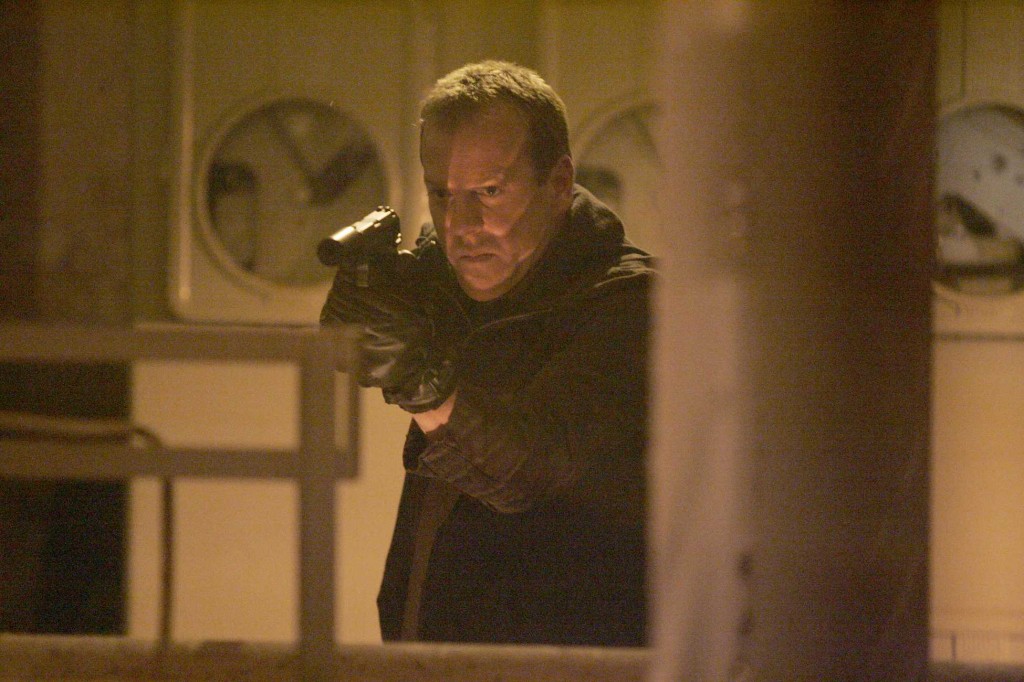 Jack tries to prevent the nerve gas from being released in 24 Season 5 Episode 15