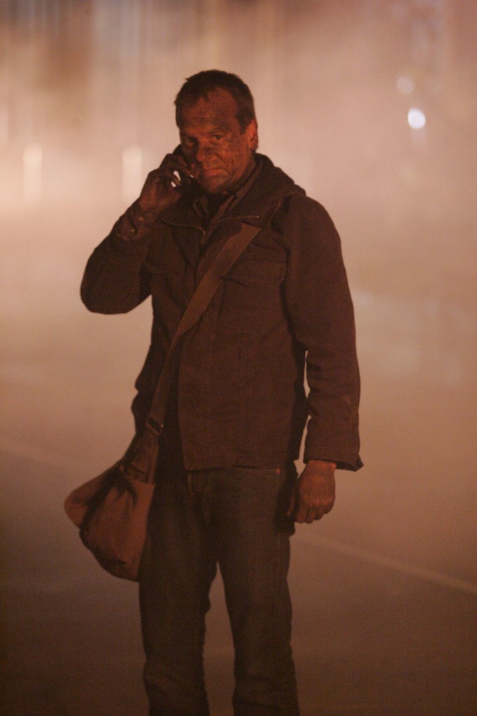Jack Bauer calls CTU in 24 Season 5 Episode 16