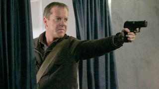 Jack Bauer commandeers plane in 24 Season 5 Episode 20