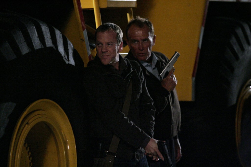 Jack Bauer and Christopher Henderson team up in 24 Season 5 Episode 23