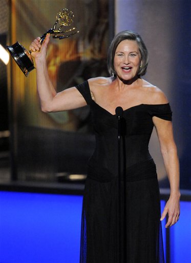 Cherry Jones wins 2009 Emmy Award for Best Supporting Actress