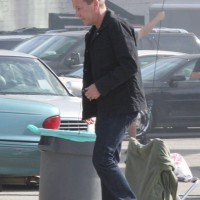 Kiefer Sutherland on location 24 Season 8 set picture