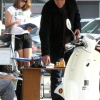 Kiefer Sutherland on location 24 Season 8 set picture