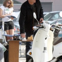 Kiefer Sutherland on location 24 Season 8 set picture