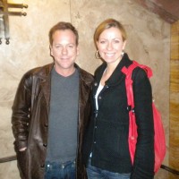Kiefer Sutherland poses with fan