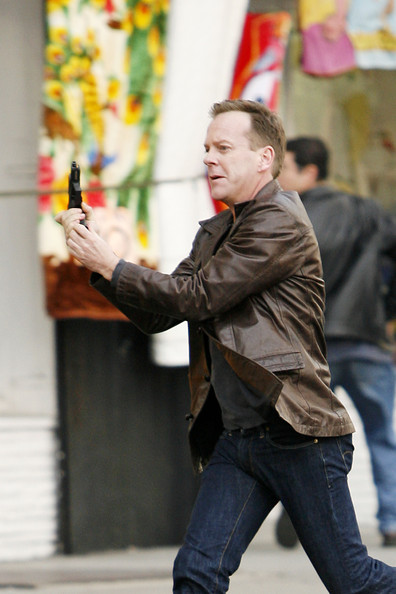 Jack Bauer Chases Dana Walsh with gun