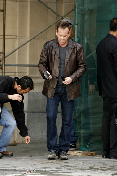 Jack Bauer Reloading 24 Season 8 set