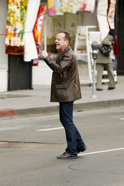 Jack Bauer Yelling - Kiefer Sutherland on 24 set