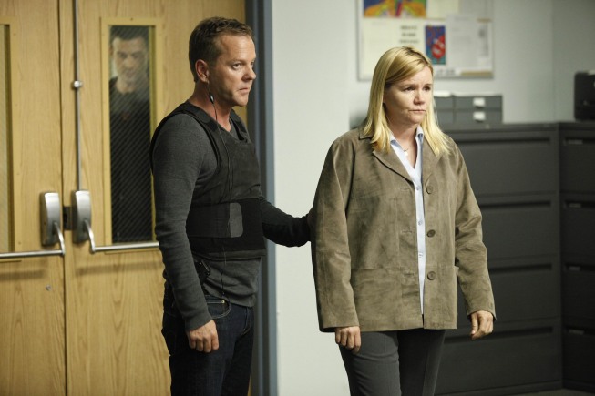 Kiefer Sutherland and Mare Winningham in 24 Season 8 Episode 11