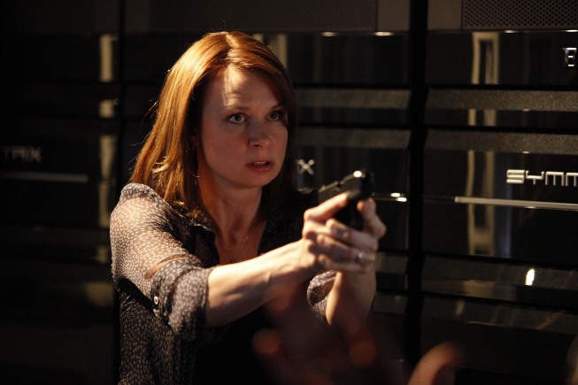 Chloe O'Brian pointing gun in 24 Season 8 Episode 13