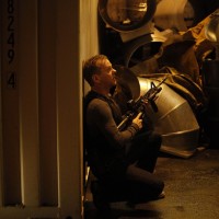 Jack Bauer with machine gun in 24 Season 8 episode 13