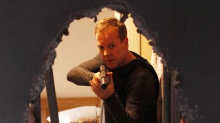 Jack Bauer tries to rescue Omar Hassan in 24 Season 8 Episode 16