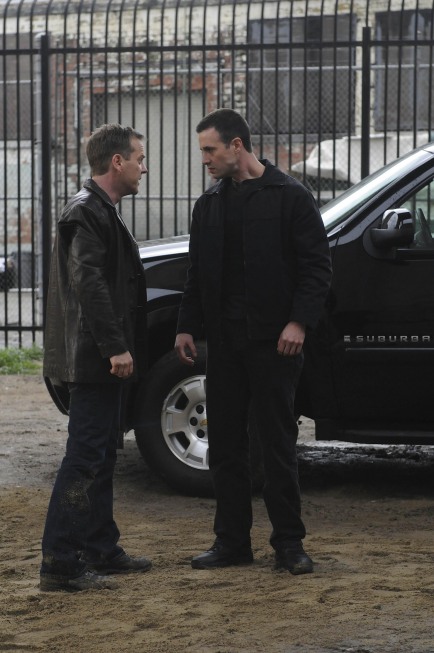 Jack Bauer confronts Cole Ortiz 24 Season 8 episode 20