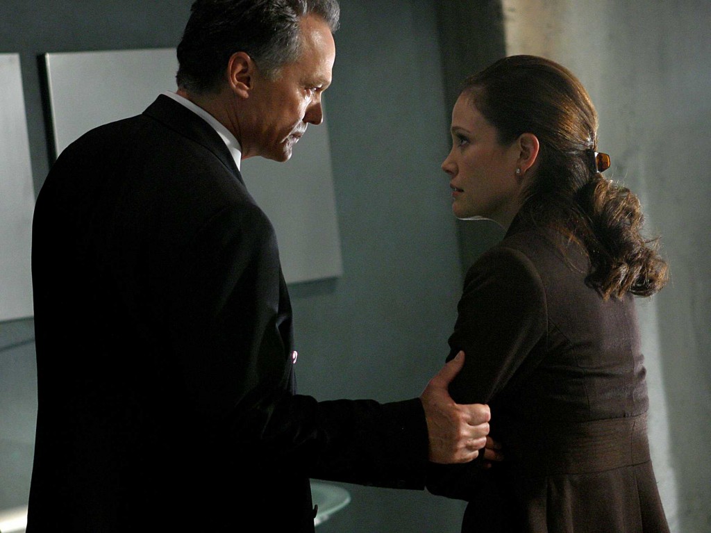 Bill Buchanan and Michelle Dessler (Reiko Aylesworth)