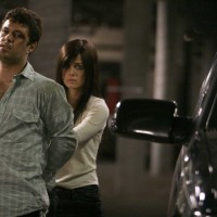 Mandy (Mia Kirshner) takes Tony Almeida hostage 24 Season 4 finale