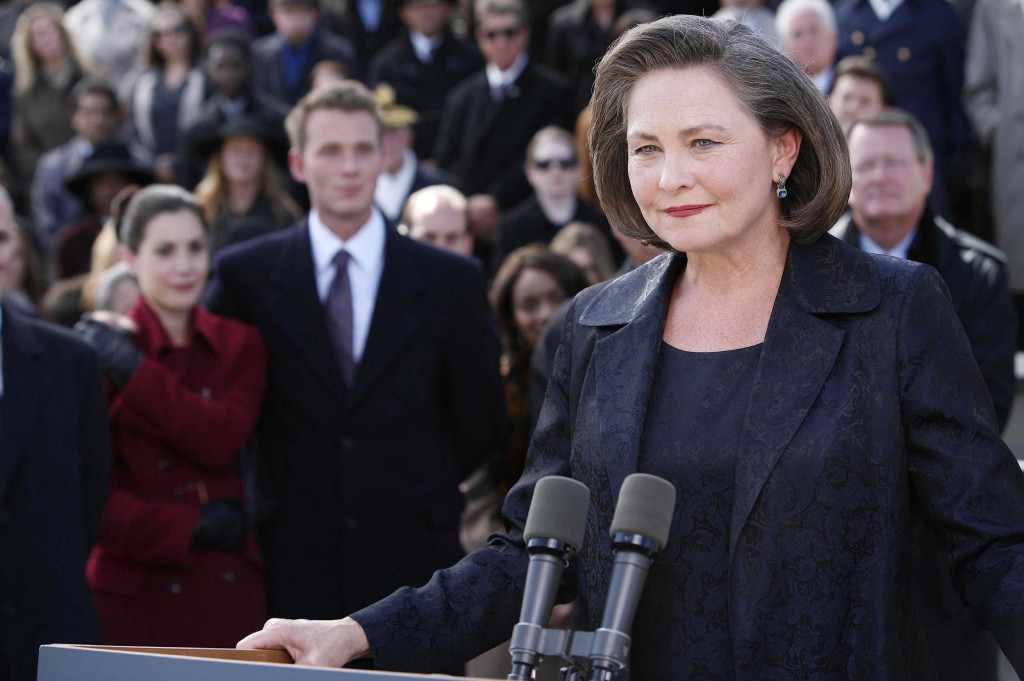 Cherry Jones as President Allison Taylor gives speech in 24 Redemption