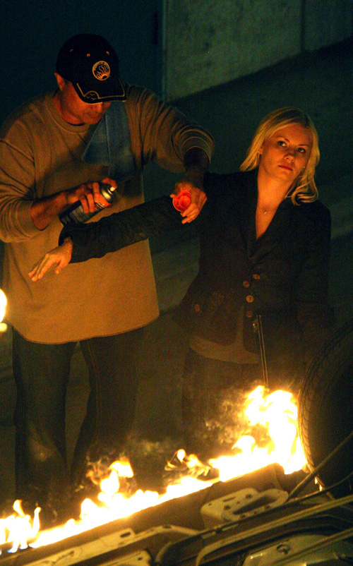 Elisha Cuthbert filming 24 Season 7 finale, Kim Bauer on fire