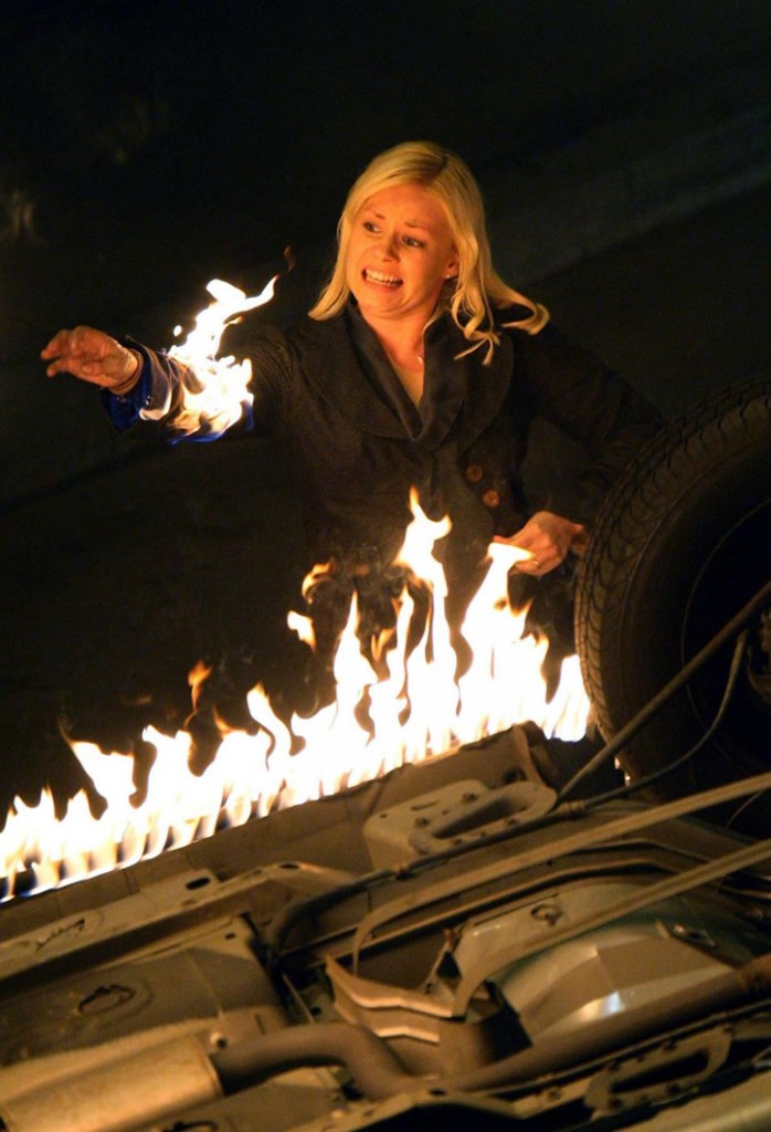 Elisha Cuthbert filming 24 Season 7 finale, Kim Bauer on fire