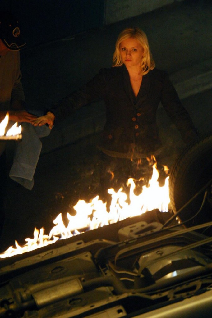 Elisha Cuthbert filming 24 Season 7 finale, Kim Bauer on fire