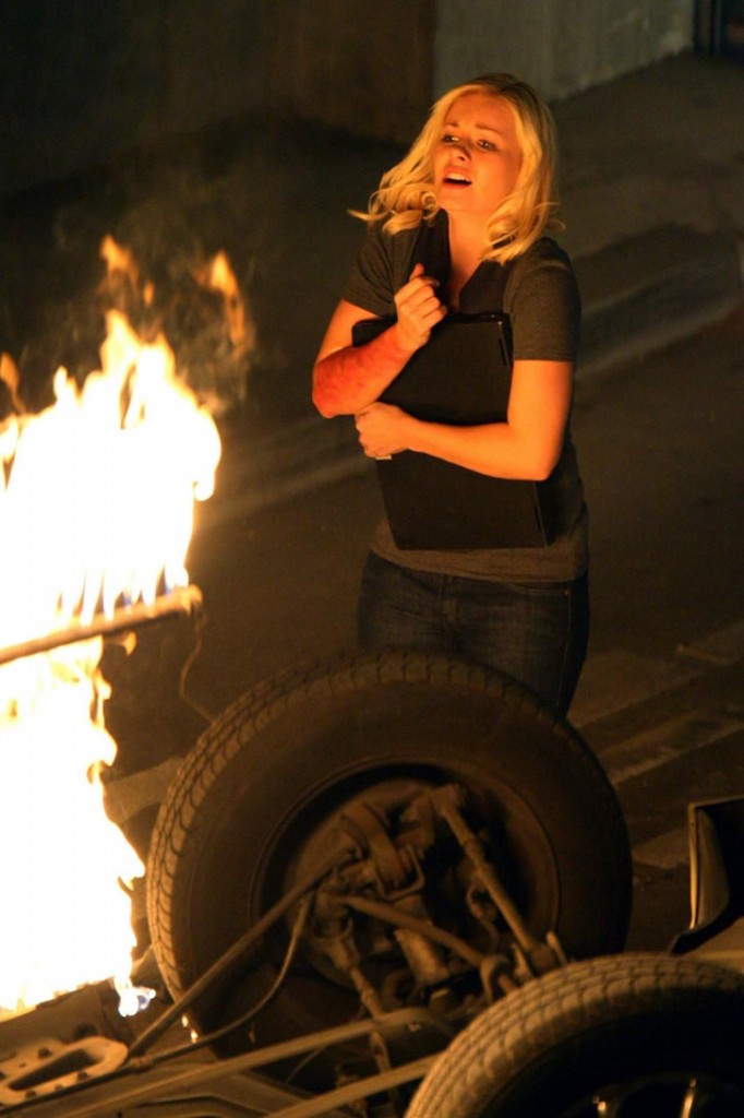 Elisha Cuthbert filming 24 Season 7 finale, Kim Bauer on fire