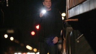 Jack Bauer flashlight 24 Season 7 Episode 15