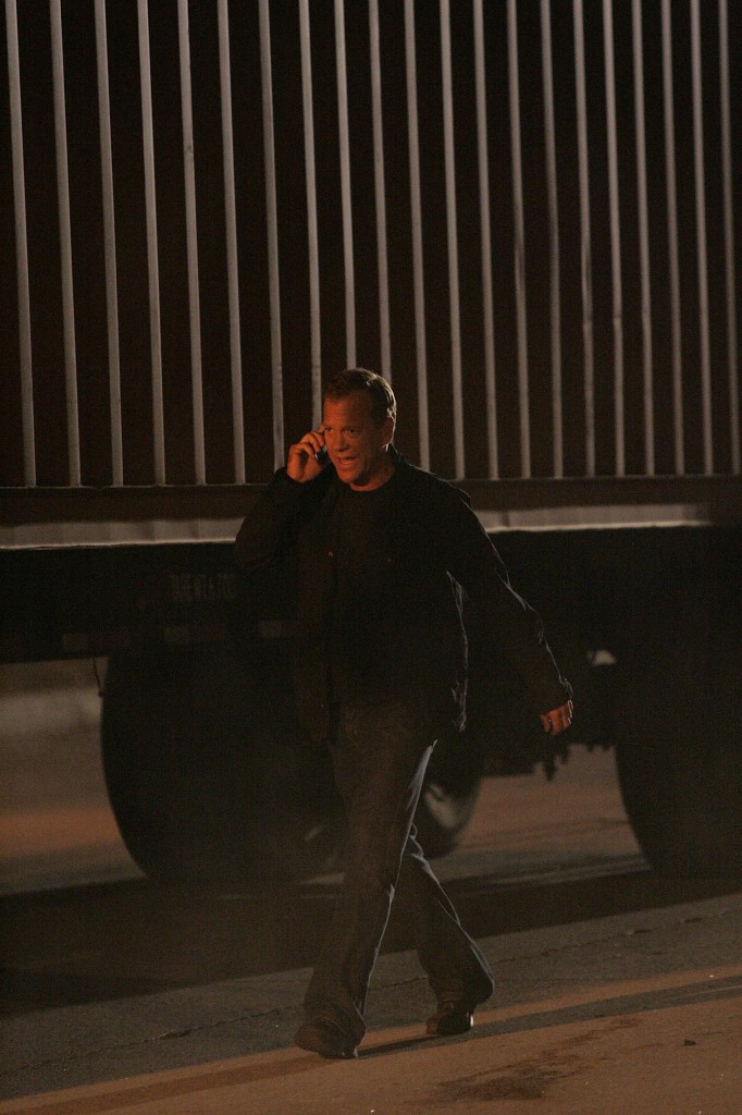 Jack Bauer speaks on cellphone 24 Season 7 Episode 15