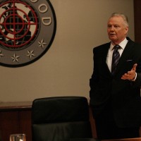 Jon Voight as Jonas Hodges in 24 Season 7 Episode 15