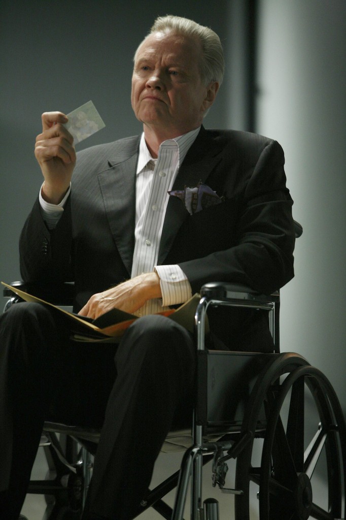 Jon Voight as Jonas Hodges in wheelchair 24 Season 7 Episode 21