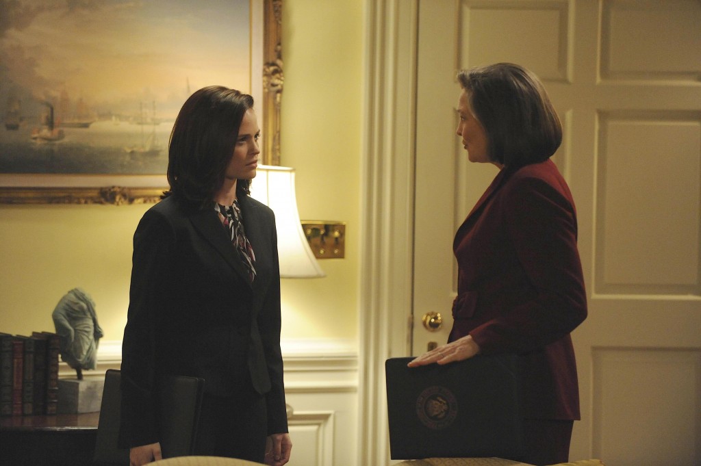 Olivia and President Allison Taylor 24 Season 7 Episode 19