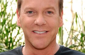 Kiefer Sutherland smiling