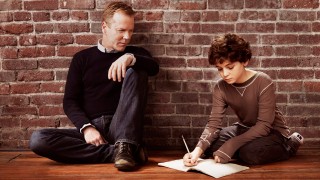 Kiefer Sutherland and David Mazouz in a Touch season 1 promotional photo