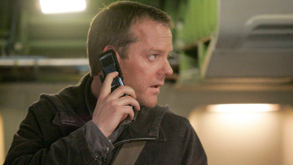 Jack Bauer on phone in 24 Season 5 Episode 20