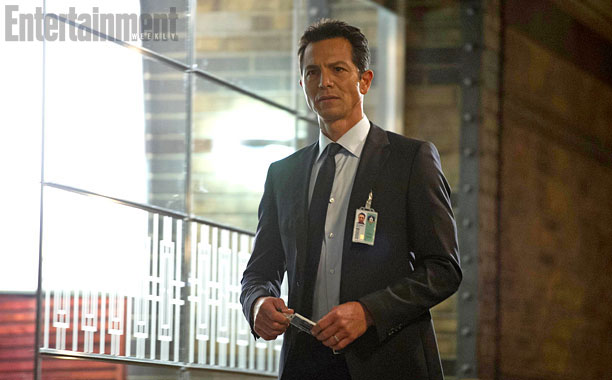 Benjamin Bratt as Steve Harris