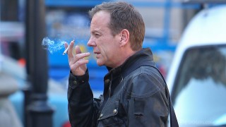 Kiefer Sutherland smoking on set of 24: Live Another Day